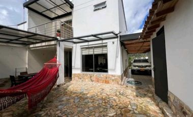 SE VENDE CASA EN EL RETIRO