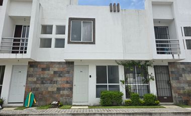 Casa en condominio con alberca en venta