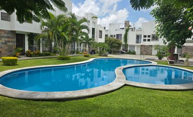 Casa en condominio con alberca en venta