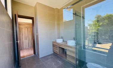 Pramana Residential Park Sta Rosa 4Bedroom House for Rent Good deal Brand New Modern near Nuvali Solenad BGC Makati Ayala Alabang Tagaytay SLEX Brent