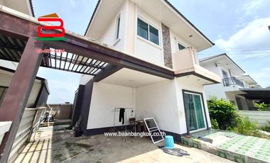 บ้านแฝด หมู่บ้าน เดอะไนน์ รังสิต คลอง 9 เนื้อที่ 36.8 ตรว. ใกล้วัดลานนา ถนนรังสิต-นครนายก ตำบลลำลูกกา อำเภอลำลูกกา จังหวัดปทุมธานี