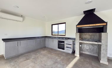 Se vende casa nueva de 340m2 en sitio de 5.000m2, Condominio Valle Tranquilo, Zapallar, Curicó