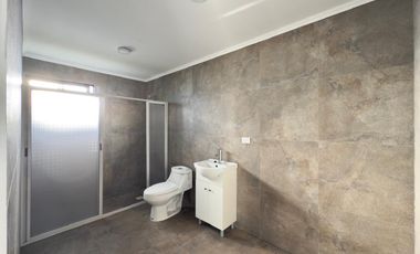 Se vende casa nueva de 340m2 en sitio de 5.000m2, Condominio Valle Tranquilo, Zapallar, Curicó