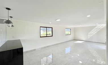 Se vende casa nueva de 340m2 en sitio de 5.000m2, Condominio Valle Tranquilo, Zapallar, Curicó