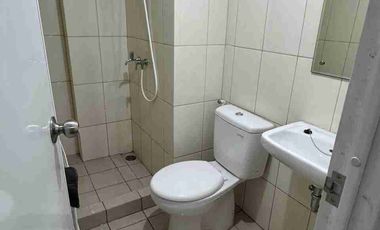 Apartemen 2 br view kolam renang di springlake summarecon bekasi