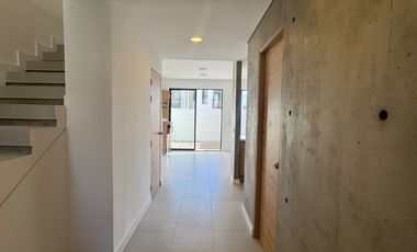 CASA por estrenar dentro de condominio EN RENTA ubicada en Ricaurte sector colegio Sudamericano