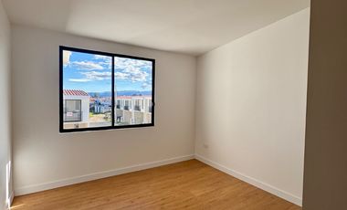 CASA por estrenar dentro de condominio EN RENTA ubicada en Ricaurte sector colegio Sudamericano