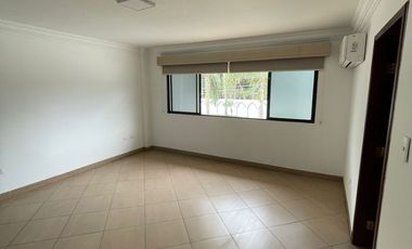 Casa de Alquiler en Samborondón, Urbanización Biblos