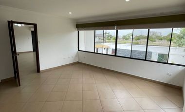 Casa de Alquiler en Samborondón, Urbanización Biblos