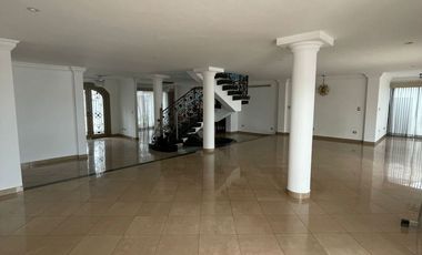 Casa de Alquiler en Samborondón, Urbanización Biblos