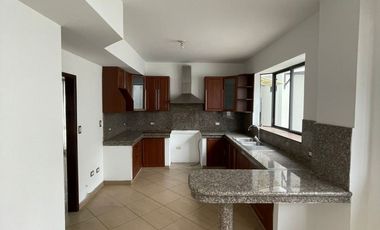 Casa de Alquiler en Samborondón, Urbanización Biblos