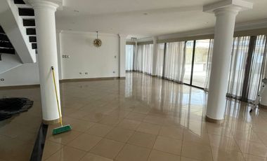 Casa de Alquiler en Samborondón, Urbanización Biblos