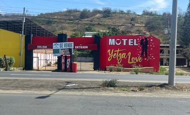 Motel en venta en la vía Manta, una oportunidad de inversión única.