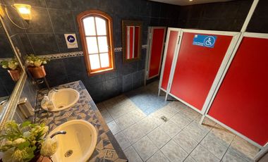 Amplio local comercial en Coronel