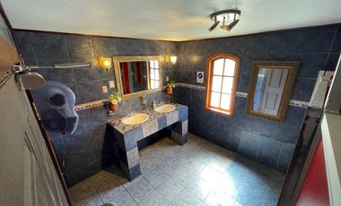 Amplio local comercial en Coronel