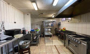 Amplio local comercial en Coronel