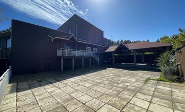 Amplio local comercial en Coronel