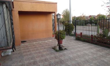 Linda casa esquina en el Pedregal de Buin
