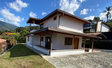 Casa en Arriendo en La Mina Envigado Antioquia
