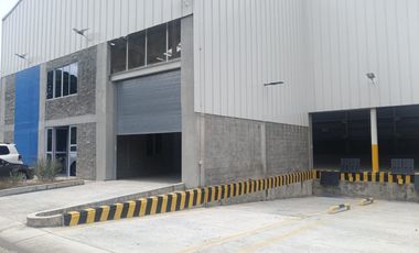 VENTA DE BODEGA NUEVA EN ZONA FRANCA PALMASECA.- LA ESMERALDA