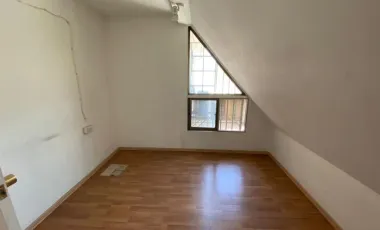 Tu Próximo Hogar en Peñalolén: Amplia Casa para Disfrutar en Familia