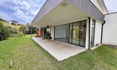 SE VENDE CASA CAMPESTRE EN PEREIRA VIA ARMENIA