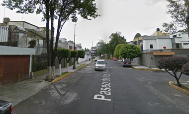 BONITA CASA EN PASEOS DE TAXQUEÑA. EN VENTA (REMATE BANCARIO)