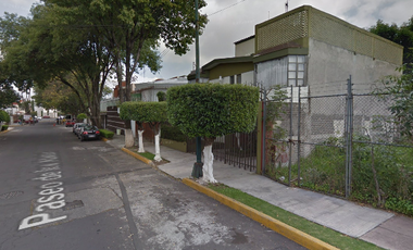 BONITA CASA EN PASEOS DE TAXQUEÑA. EN VENTA (REMATE BANCARIO)