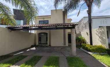 CASA EN VENTA EN COTO SAN NICOLÁS