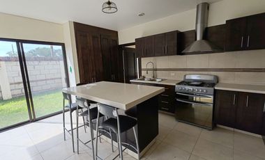 CASA EN VENTA EN COTO SAN NICOLÁS