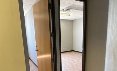 𝗕𝗢𝗗𝗘𝗚𝗔 𝗖𝗢𝗠𝗘𝗥𝗖𝗜𝗔𝗟 𝗘𝗡 𝗥𝗘𝗡𝗧𝗔, 𝗘𝗦𝗣𝗔𝗖𝗜𝗢 𝗖𝗢𝗡 𝗣𝗢𝗧𝗘𝗡𝗖𝗜𝗔𝗟 𝗘𝗡 𝗨𝗕𝗜𝗖𝗔𝗖𝗜Ó𝗡 𝗘𝗦𝗧𝗥𝗔𝗧É𝗚𝗜𝗖𝗔 📍𝗖𝗔𝗟𝗟𝗘 𝗖