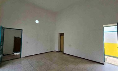 OPORTUNIDAD UNICA EN SAN JUAN DE DIOS, GUADALAJARA, CASA EN VENTS CON EXCELENTE POTENCIAL DE RENTA