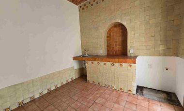 OPORTUNIDAD UNICA EN SAN JUAN DE DIOS, GUADALAJARA, CASA EN VENTS CON EXCELENTE POTENCIAL DE RENTA