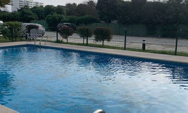 Lindo Depto en Arriendo año corrido, amoblado, 2 dormitorios y 2 baños Av. Pacifico, estacionamiento y bodega