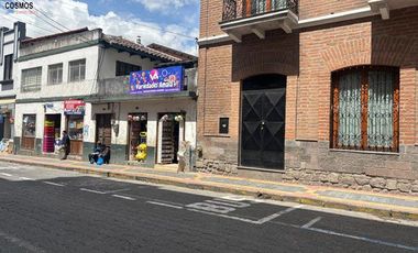Casa de venta en Otavalo, centro, con proyecto arquitectónico de reconstrucción