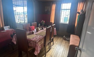 CASA ECONÒMICA EN EL CENTRO DE AZOGUES