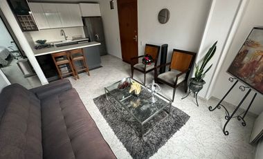 Vendo hermoso apartamento remodelado piso 3 en escalas en laureles con parqueadero