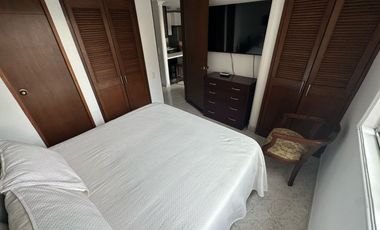 Vendo hermoso apartamento remodelado piso 3 en escalas en laureles con parqueadero