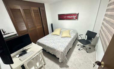 Vendo hermoso apartamento remodelado piso 3 en escalas en laureles con parqueadero