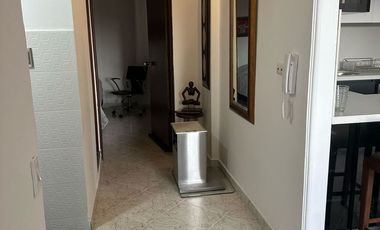 Vendo hermoso apartamento remodelado piso 3 en escalas en laureles con parqueadero