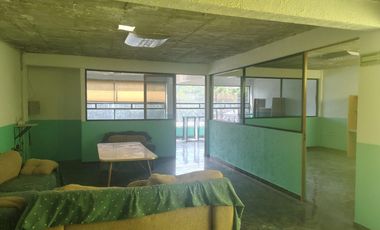 RENTO EDIFICIO COMERCIAL DE 3 NIVELES SOBRE AVENIDA VIA MORELOS