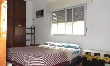 CASA AMPLIA Y CON PISCINA - barrio Villa Club