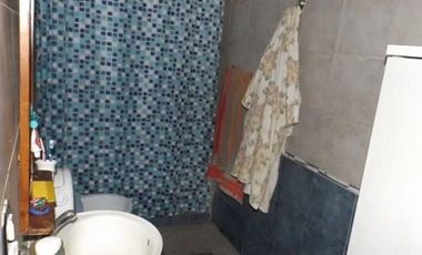 CASA AMPLIA Y CON PISCINA - barrio Villa Club