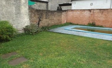 CASA AMPLIA Y CON PISCINA - barrio Villa Club