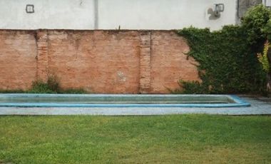 CASA AMPLIA Y CON PISCINA - barrio Villa Club