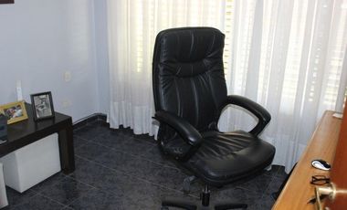 Casa con parque y piscina en William Morris