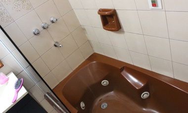 Casa con parque y piscina en William Morris