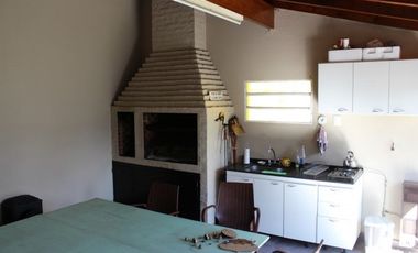 Casa con parque y piscina en William Morris