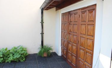 Casa con parque y piscina en William Morris