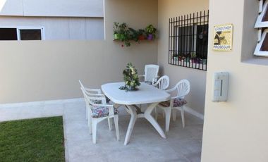 Casa con parque y piscina en William Morris